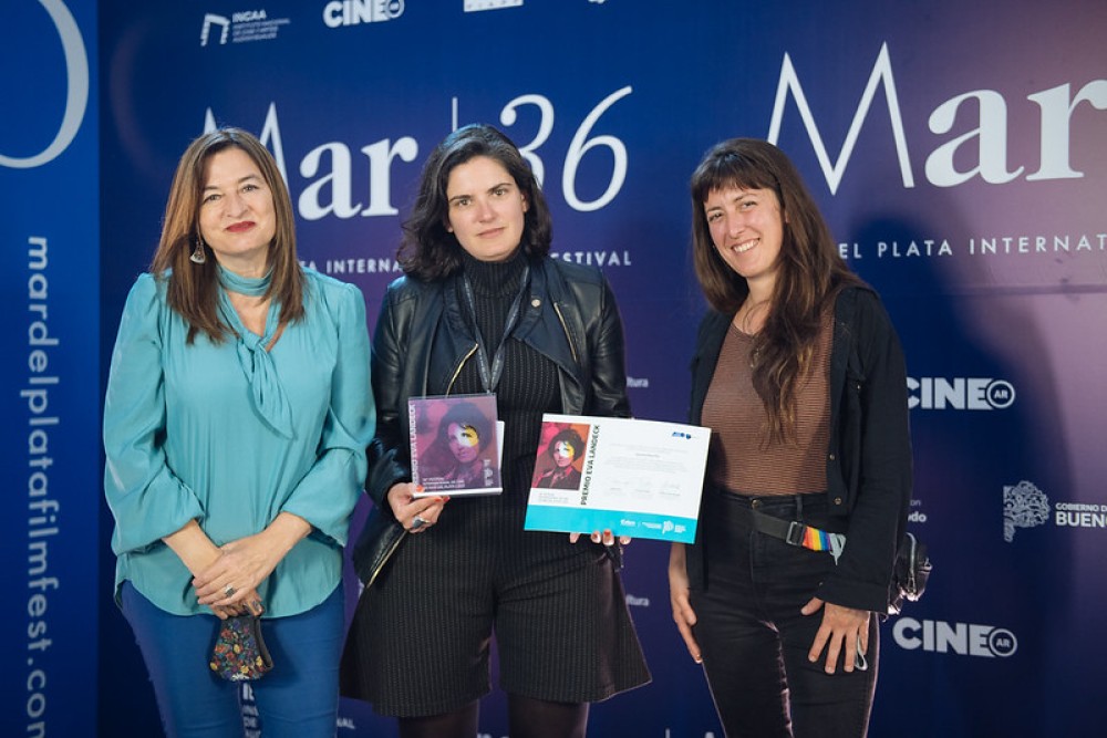 Estela Díaz entregó el premio “Eva Landeck”